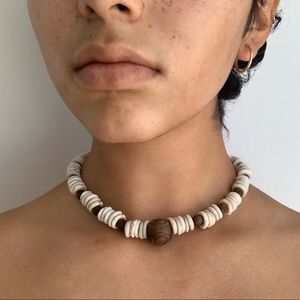 Shell and wooden beads necklace